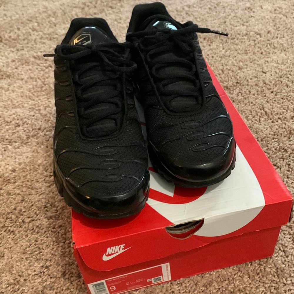 Men’s Air Max Plus Sz. 9